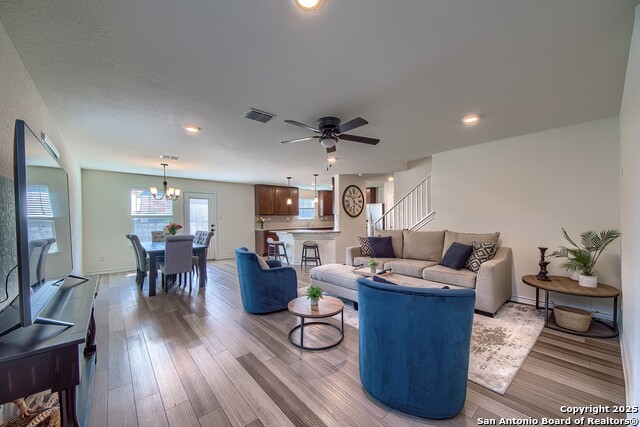 Listing photo id 3 for 6522 Cibolo Springs