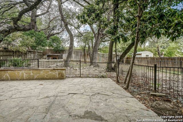 Image 30 of 35 For 1707 Searcy