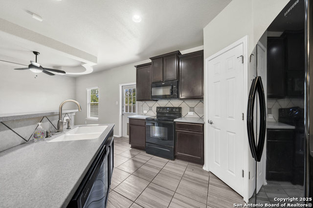 Listing photo id 5 for 11438 Sea Gull Ct