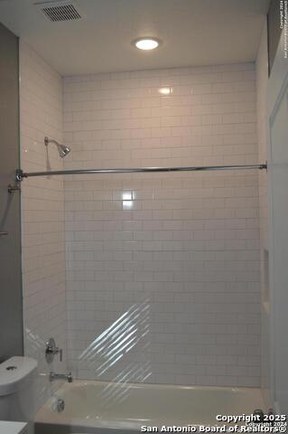 Image 6 of 7 For 206 Roberts Street  201