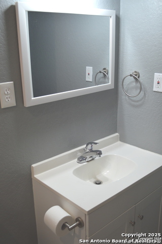 Image 7 of 7 For 206 Roberts Street  201