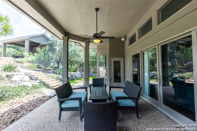Listing photo id 12 for 20402 Messina