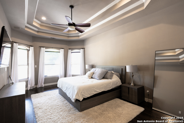 Listing photo id 22 for 20402 Messina