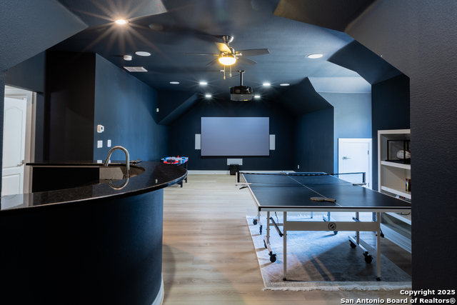 Listing photo id 26 for 20402 Messina