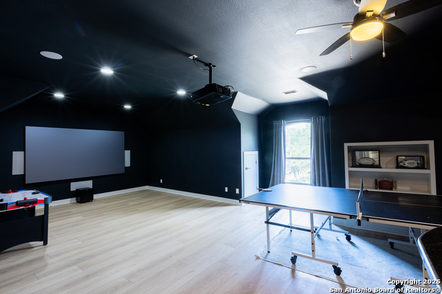 Listing photo id 27 for 20402 Messina