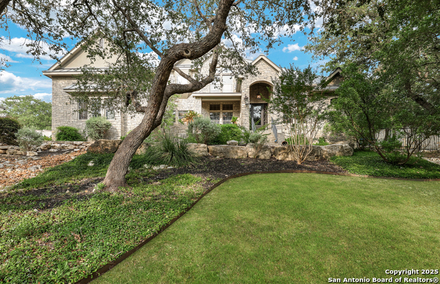 Listing photo id 1 for 20402 Messina