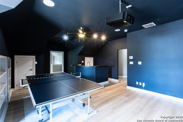 Listing photo id 28 for 20402 Messina