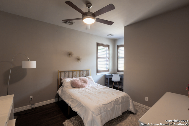 Listing photo id 31 for 20402 Messina