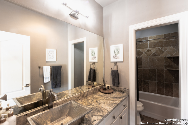 Listing photo id 32 for 20402 Messina