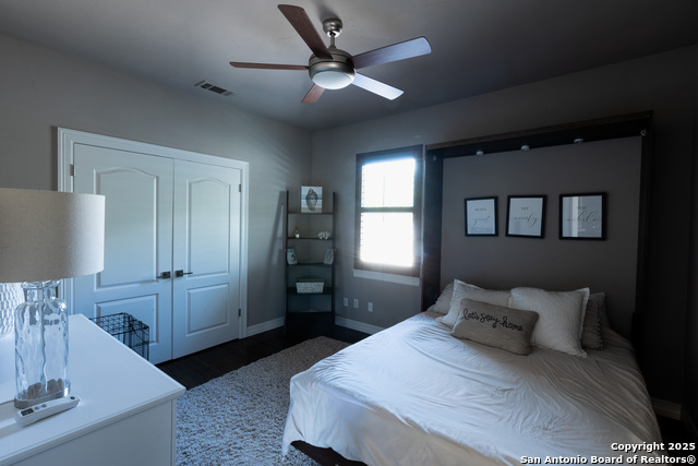 Listing photo id 35 for 20402 Messina