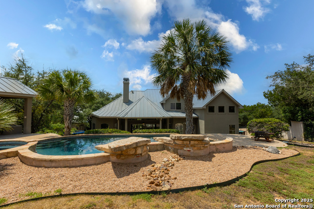 Listing photo id 39 for 20402 Messina