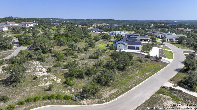 Listing photo id 10 for 25811 Morhiss Point