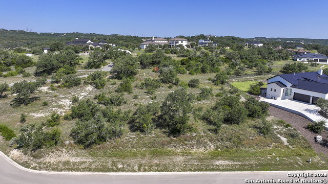 Listing photo id 11 for 25811 Morhiss Point