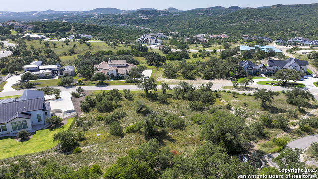 Listing photo id 17 for 25811 Morhiss Point