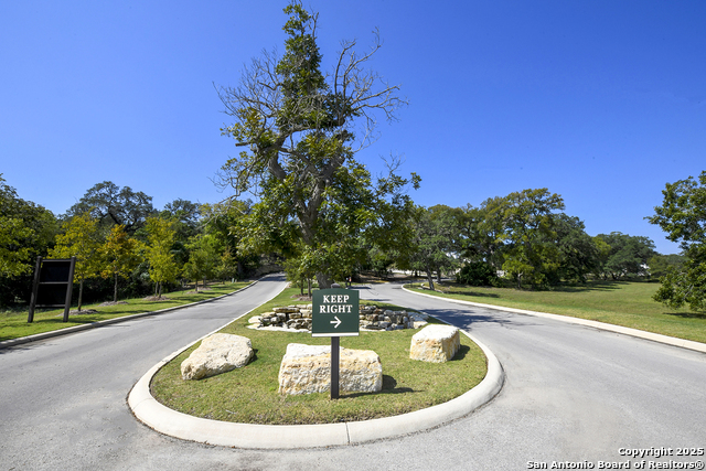 Listing photo id 26 for 25811 Morhiss Point