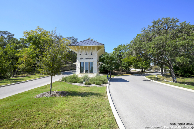 Listing photo id 27 for 25811 Morhiss Point