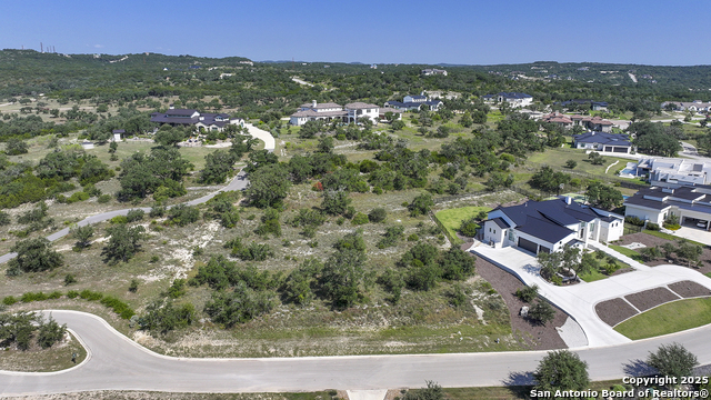 Listing photo id 1 for 25811 Morhiss Point