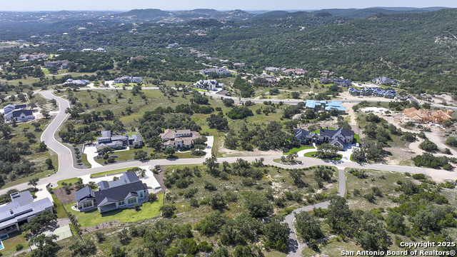 Listing photo id 4 for 25811 Morhiss Point