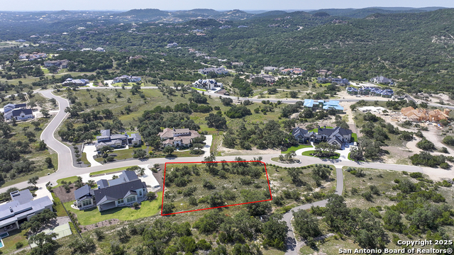 Listing photo id 5 for 25811 Morhiss Point