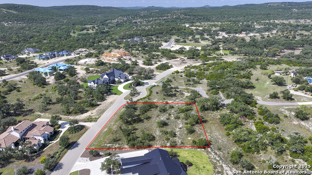 Listing photo id 7 for 25811 Morhiss Point