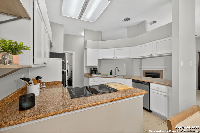 Image 12 of 31 For 8032 Dove Trail