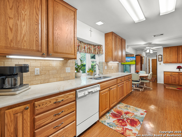 Listing photo id 13 for 11530 Whisper Moss