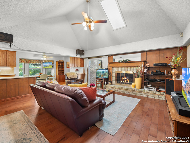 Listing photo id 14 for 11530 Whisper Moss