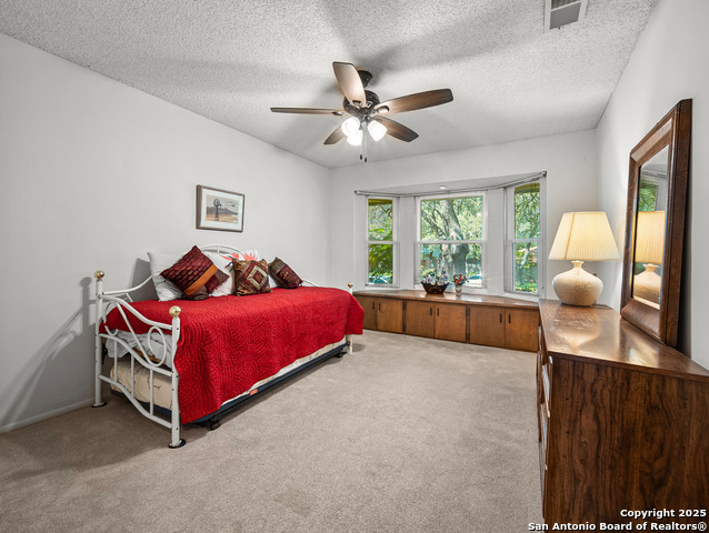 Listing photo id 19 for 11530 Whisper Moss