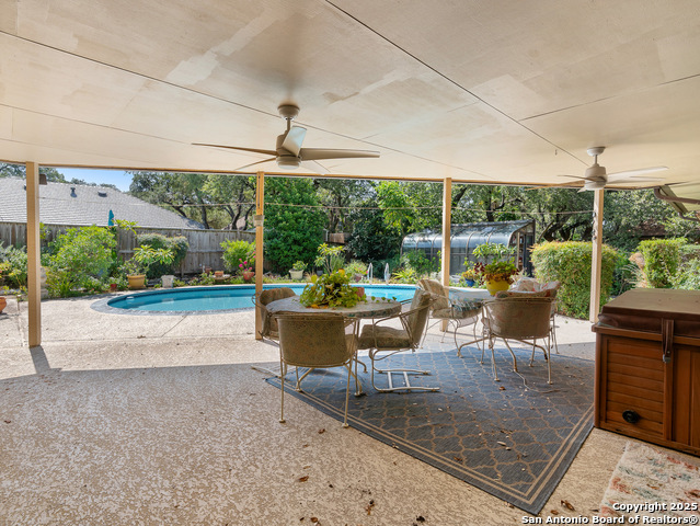 Listing photo id 32 for 11530 Whisper Moss