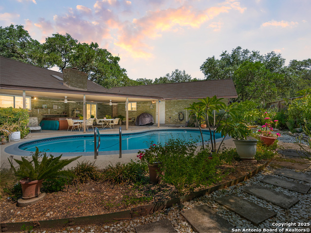 Listing photo id 42 for 11530 Whisper Moss