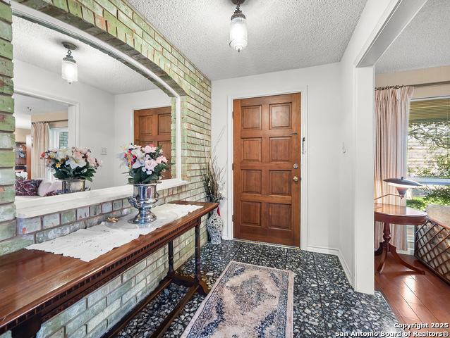 Listing photo id 3 for 11530 Whisper Moss