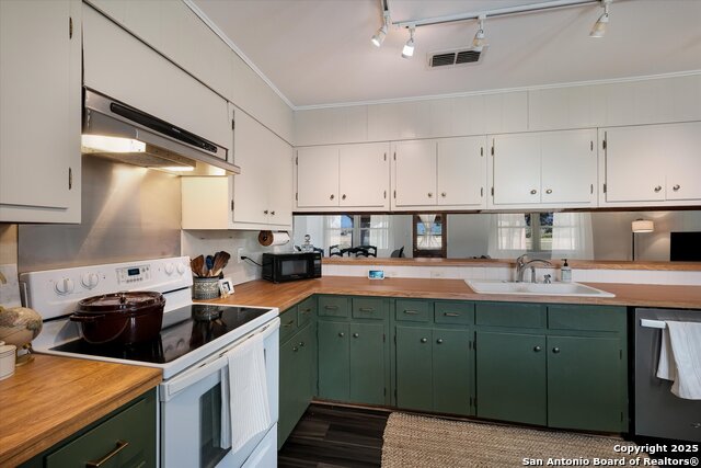 Image 14 of 29 For 903 River Oak