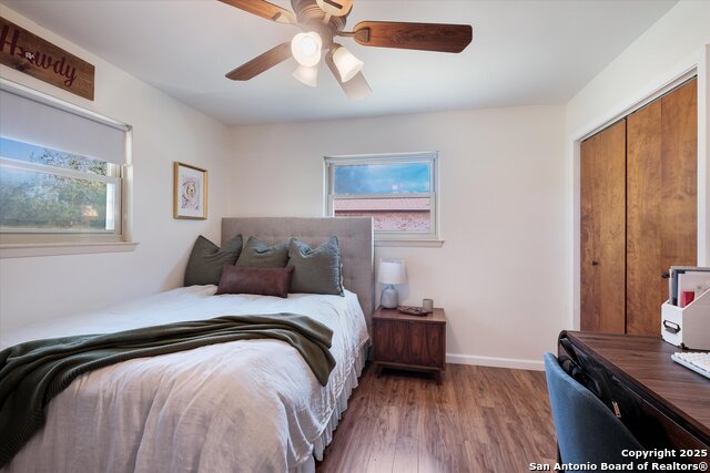 Image 21 of 29 For 903 River Oak