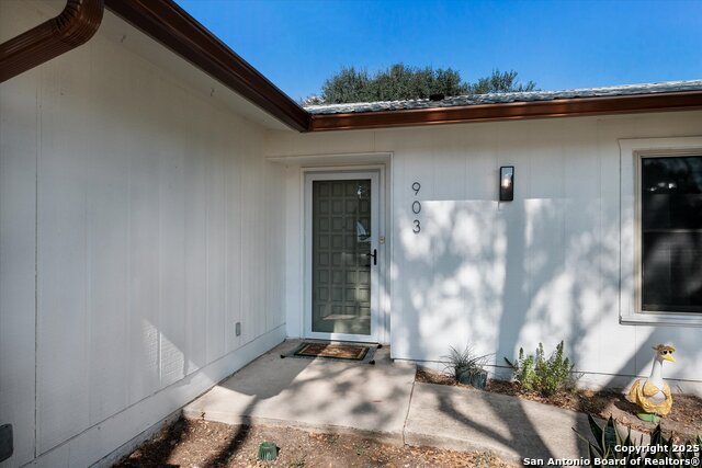 Image 4 of 29 For 903 River Oak