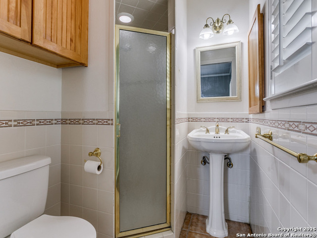 Image 16 of 25 For 249 Ralston Dr