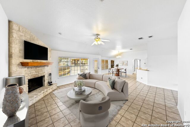 Image 17 of 57 For 1213 Hillside Oaks Dr