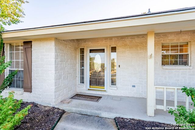 Image 4 of 57 For 1213 Hillside Oaks Dr