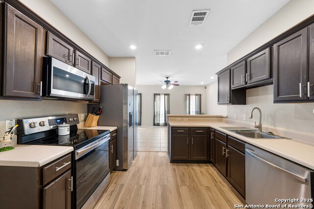 Image 14 of 35 For 144 Whitewing Way