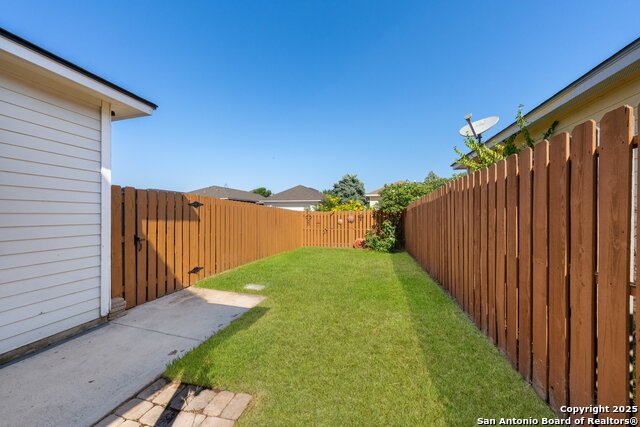 Image 31 of 35 For 144 Whitewing Way