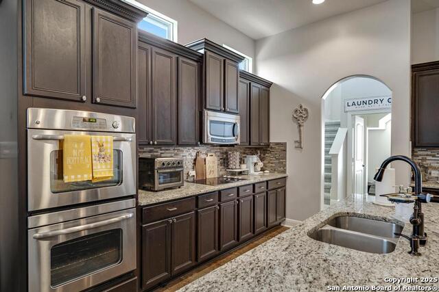 Image 12 of 34 For 13326 Windmill Trace