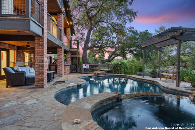 Image 4 of 41 For 259 Oak Hideaway