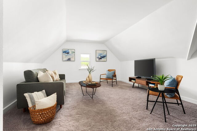 Image 18 of 27 For 310 Shayla