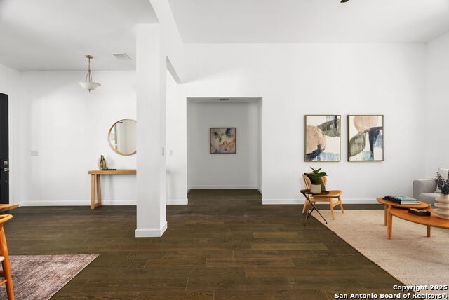 Image 7 of 27 For 310 Shayla