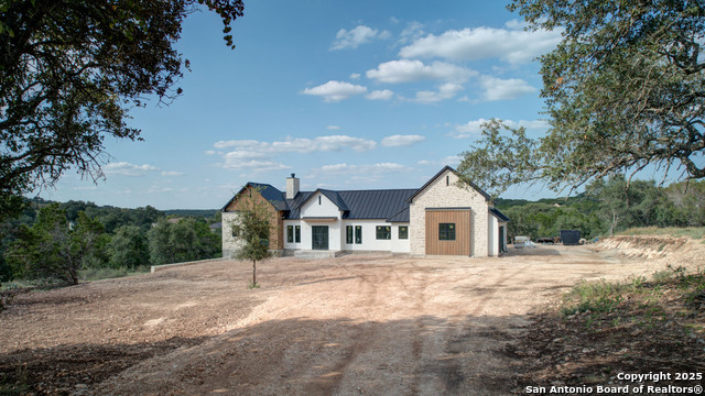 Listing photo id 3 for 345 Shady Hollow