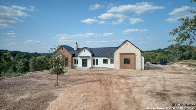 Listing photo id 4 for 345 Shady Hollow