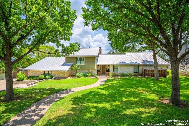 Image 4 of 38 For 407 Spring Mill