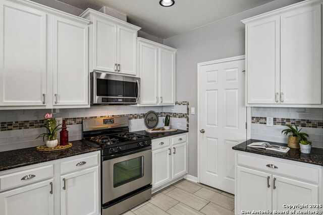 Listing photo id 14 for 6022 Diego Ln