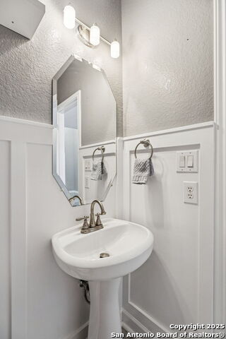 Listing photo id 24 for 6022 Diego Ln