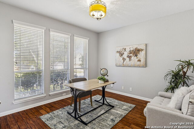 Listing photo id 3 for 6022 Diego Ln
