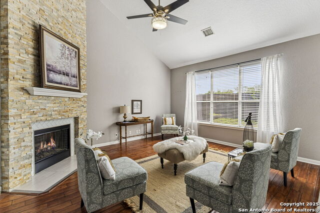 Listing photo id 7 for 6022 Diego Ln